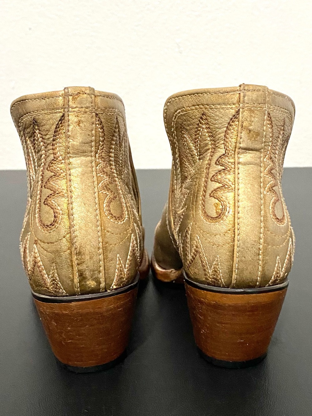 Ariat Y2K Dixon Distressed Gold Western Boots Size 7 Handcrafted Coastal Cowgirl - Picture 11 of 16